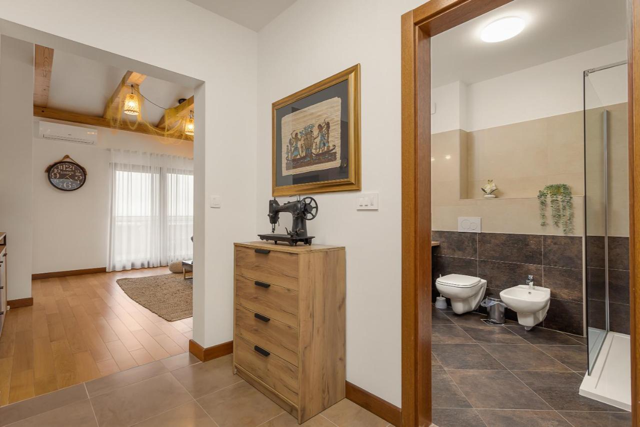 Apartments Cesare With Shared Pool Ližnjan Екстериор снимка