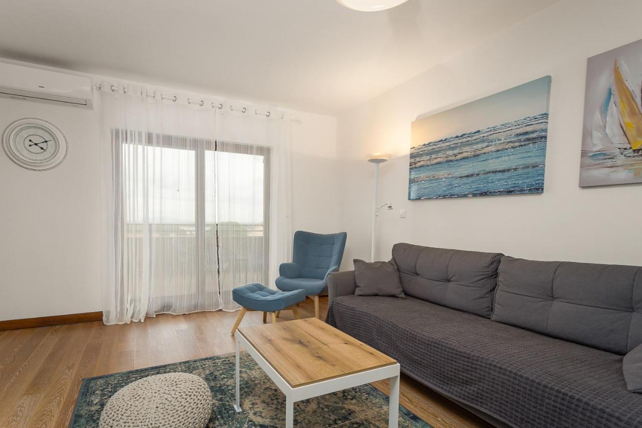 Apartments Cesare With Shared Pool Ližnjan Екстериор снимка