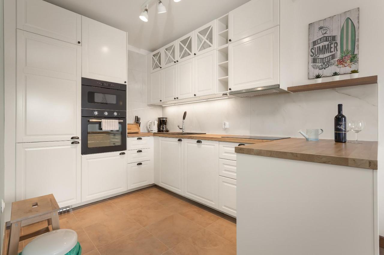 Apartments Cesare With Shared Pool Ližnjan Екстериор снимка