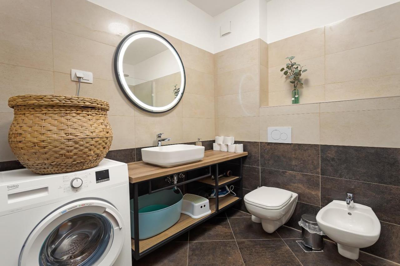 Apartments Cesare With Shared Pool Ližnjan Екстериор снимка